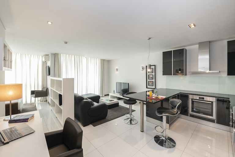 Others 5, RK Suite Hotel, Ingombota