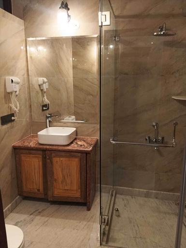 Bathroom 4, The Annexe of Raman Niwas, Varanasi