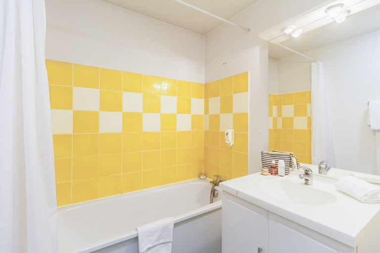 Bathroom 4, Garden & City Lyon – Marcy L'Etoile, Rhône