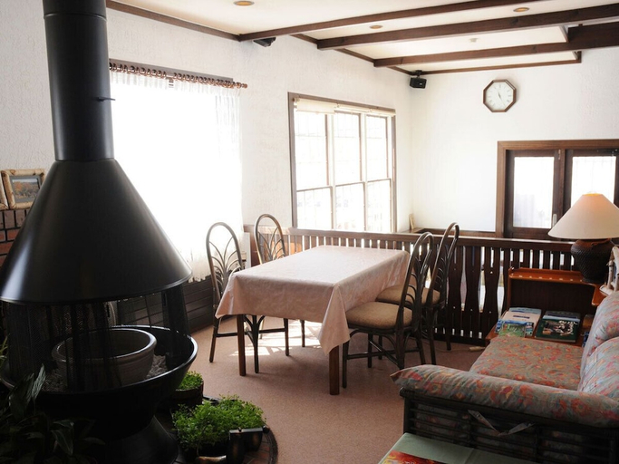 Others, Petit Hotel Kanan, Nagawa