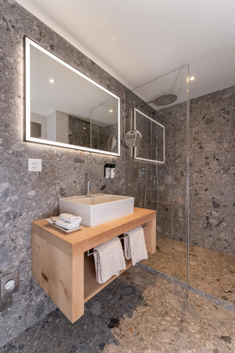 Bathroom 4, Hotel Donatz, Maloja