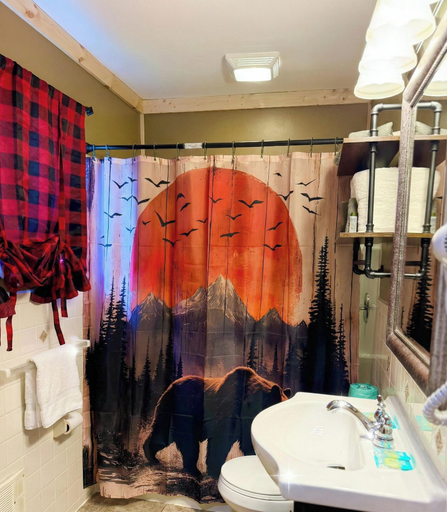 Bathroom 3, The Lake George Inn, Warren