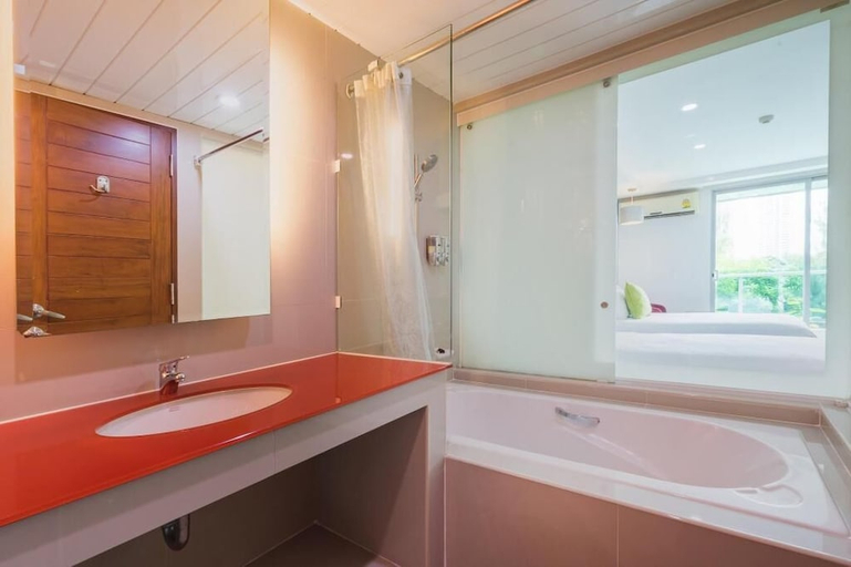 Bathroom 4, Nice Residence Hotel Bangkok, Wattana