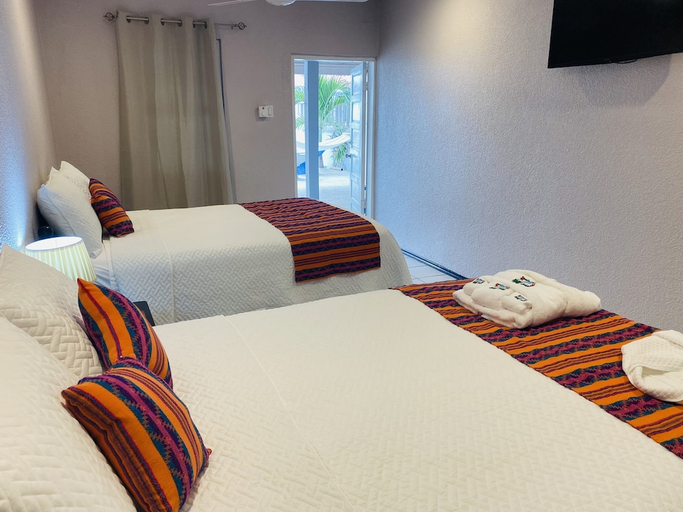 Bedroom 2, La Isla Resort