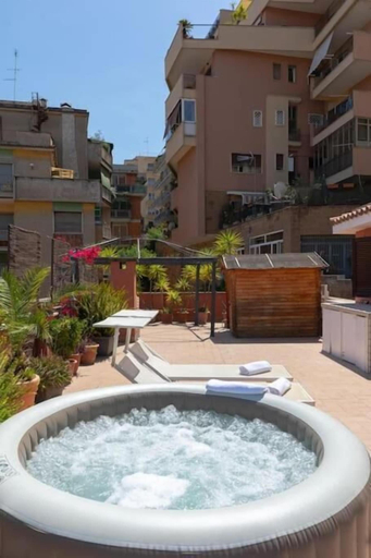 Terrace/patio 4, Penthouse with Jacuzzi, Rome