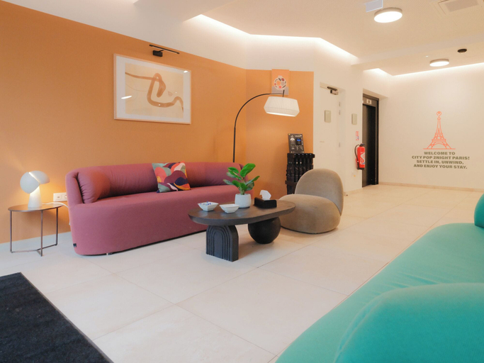 Interior 5, City Pop 2Night Paris – Self Check-in, Hauts-de-Seine