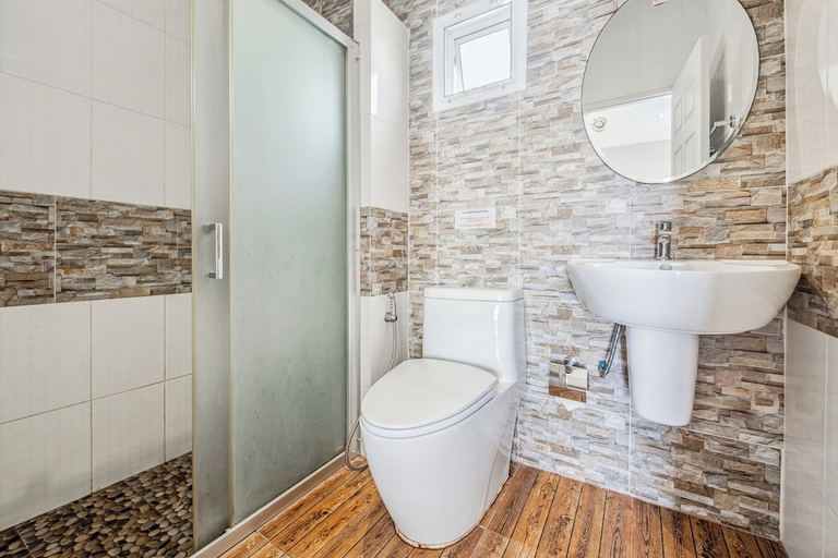 Bathroom, Winrisa Place, Phuket Island