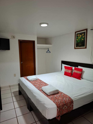 Room 3, Hotel México, Othón P. Blanco