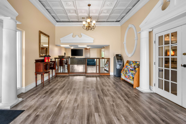 Public Area 2, Super 8 by Wyndham Metairie, Jefferson
