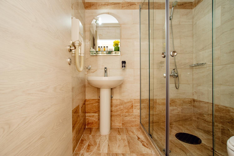Bathroom 3, Corfu Aquamarine Hotel, Ionian Islands