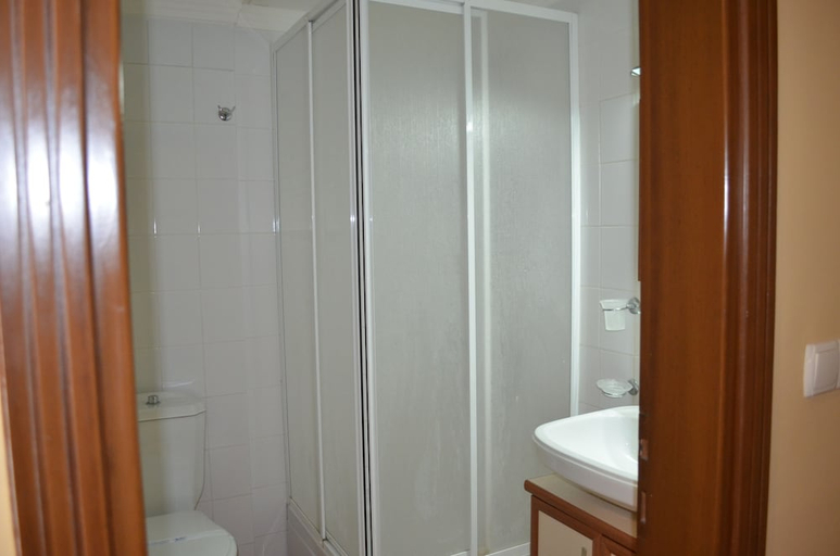 Bathroom 5, Ayvalik Palas Hotel, Ayvalık