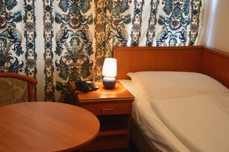 Bedroom 3, Hotel Wikinger Hof Hamburg, Hamburg