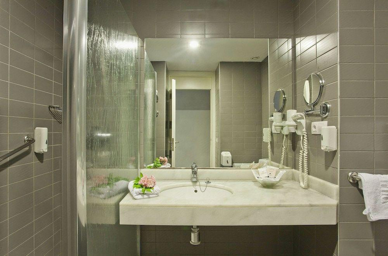 Bathroom 3, Balneario Elgorriaga, Navarra