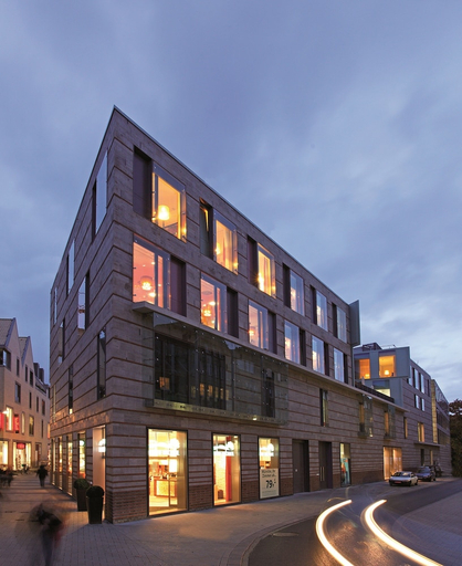 Exterior & Views