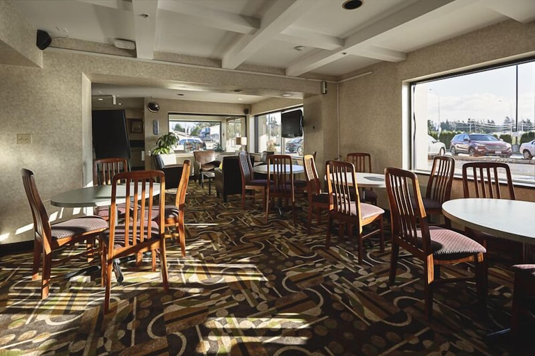 Food & Drinks 5, Ramada by Wyndham Abbotsford, Fraser Valley