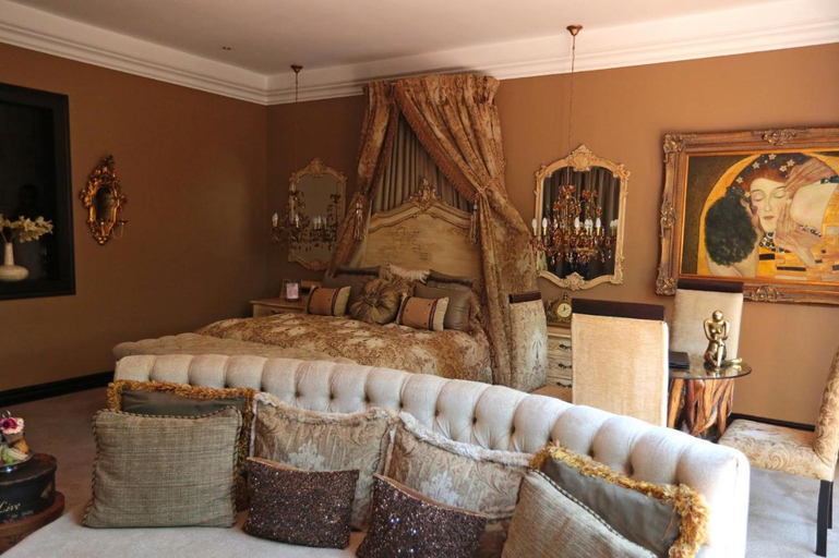 Bedroom 2, Fusion Boutique Hotel, Capricorn