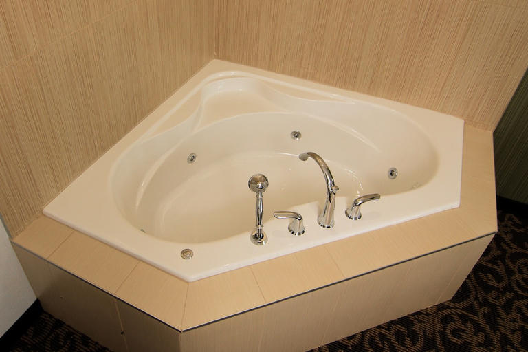 Bathroom 4, Paradise Inn & Kitchenette Suites, Division No. 11