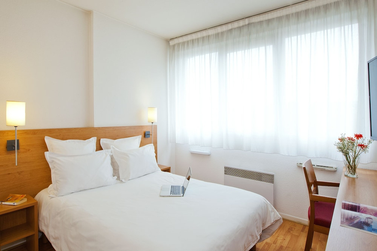 Bedroom 3, Séjours & Affaires Lyon Saint-Nicolas, Rhône