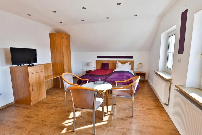 Bedroom 2, Hotel Hecht Garni, Ingolstadt