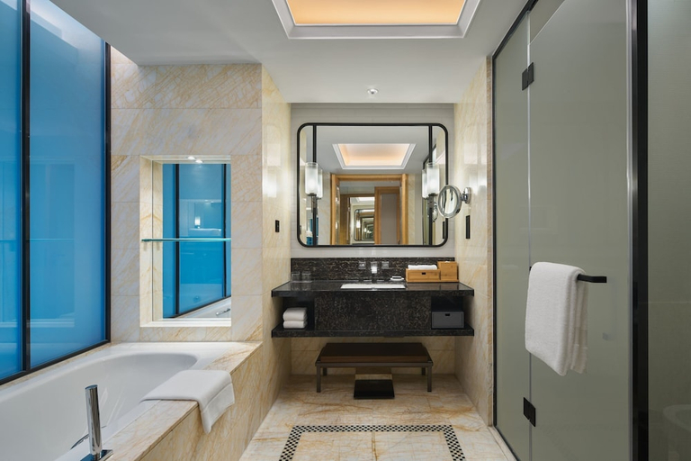 Bathroom 2, Sheraton Shanghai Pudong Riverside, Shanghai