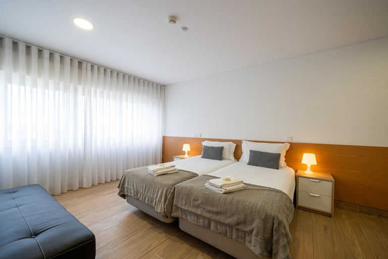 Bedroom 2, Central Suites 3, São João da Madeira