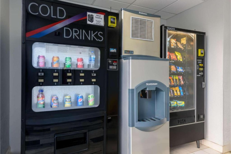 Food & Drinks, Motel 6 Newark, DE, New Castle