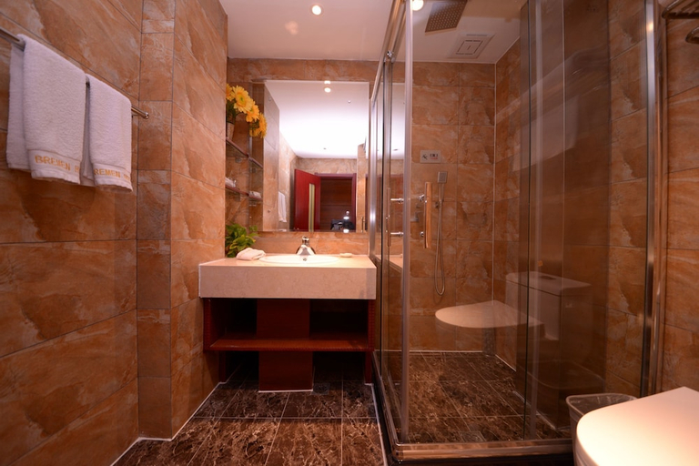 Bathroom 3, Bremen Hotel Harbin Train station, Harbin
