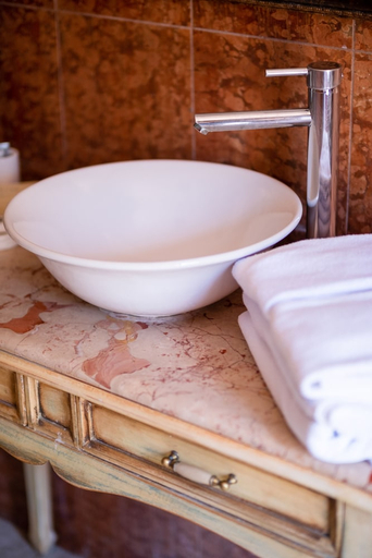 Bathroom 5, Manici Kasri, Ayvacık