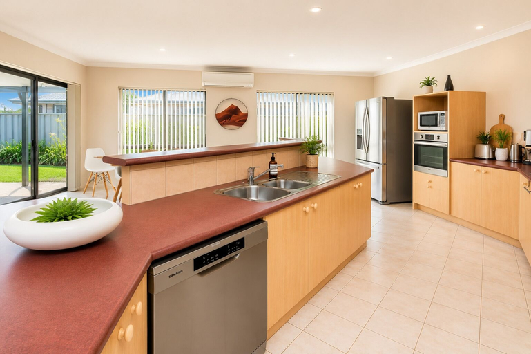 Others 5, Golden Summers, Busselton