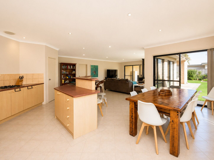 Others 3, Golden Summers, Busselton