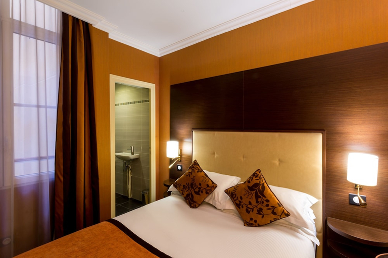 Bedroom 2, Hotel Saint Honore 85, Paris