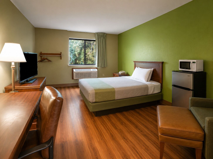 Bedroom 4, Motel 6 Morehead, KY, Rowan
