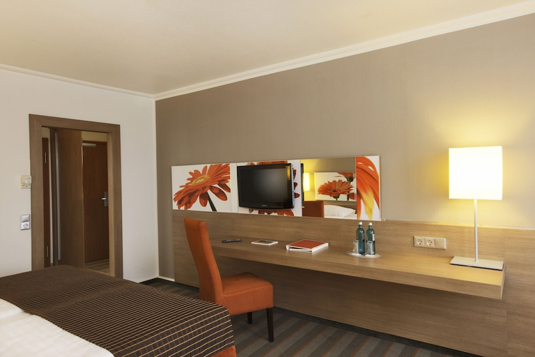Bedroom 2, SOALTEE HOTEL by Trip Inn Frankfurt Messe, Frankfurt am Main