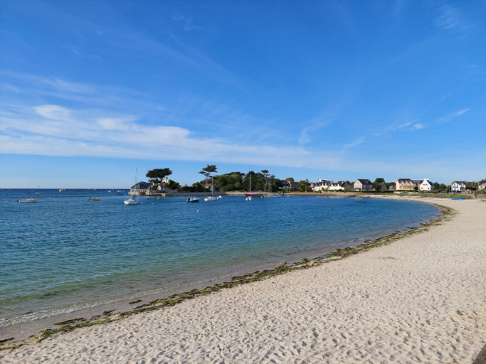 Others 4, Cottage in Plouneour-Trez with Sea View, Finistère