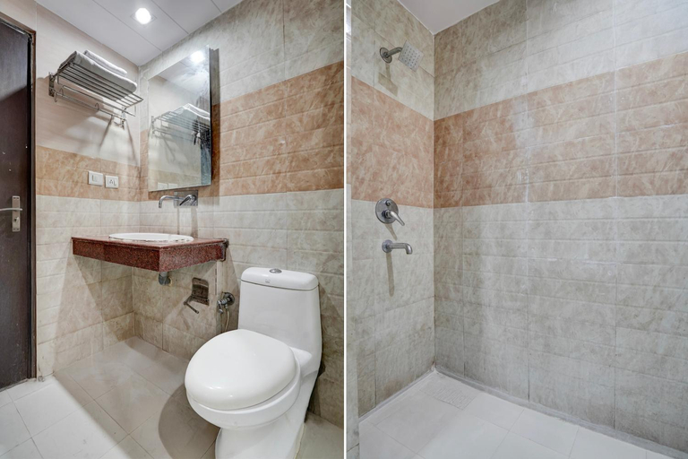 Bathroom 3, Hotel Le Central, Hardwar
