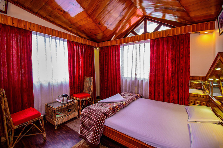 Bedroom 4, Hotel Dolphin Darjeeling, Darjiling