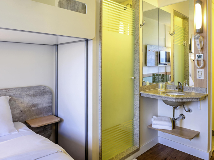 Bathroom 5, ibis budget Sorocaba, Sorocaba