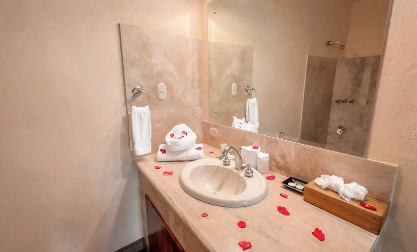 Bathroom 5, Issimo Suites Boutique Hotel & Spa - Adults Only, Aguirre