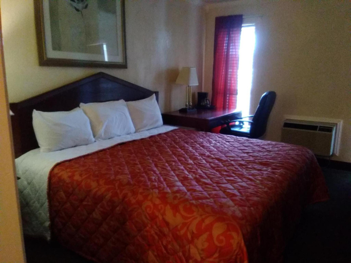 Bedroom 3, Victorian Inn, Pawnee