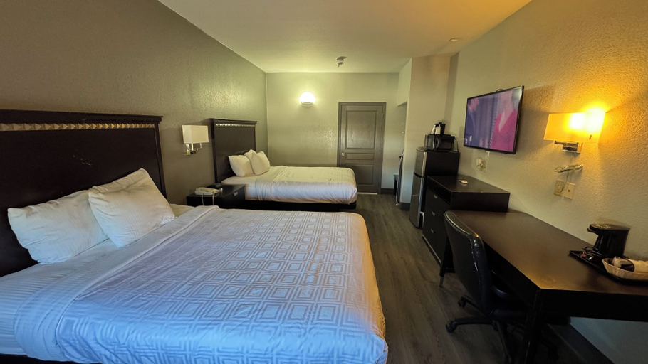 Room 4, Sunbridge Inn and Suites, Atascosa