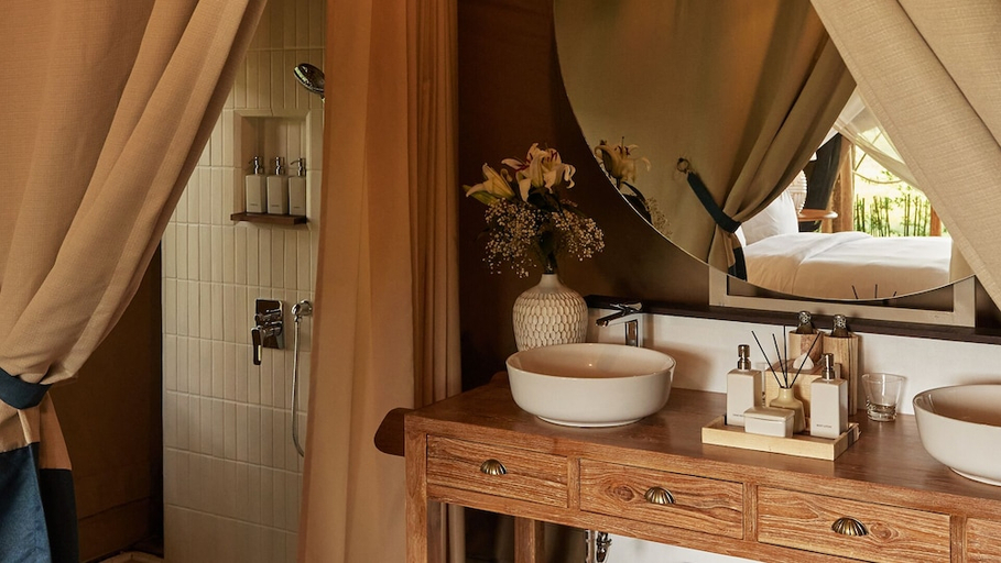 Bathroom 4, Tantawan Tented Camp, Chiang Rai, Mae Chan