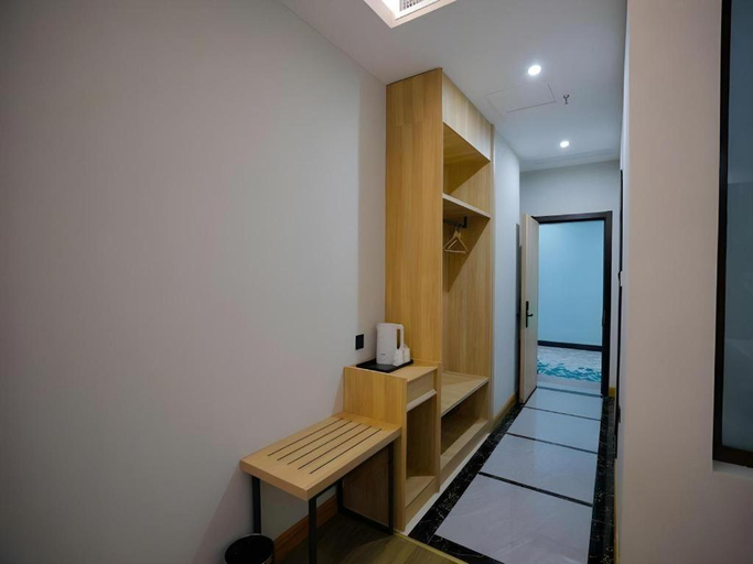 Bathroom 3, Green Tree Inn Express Tangshan Yueting County Bus Station, Tangshan