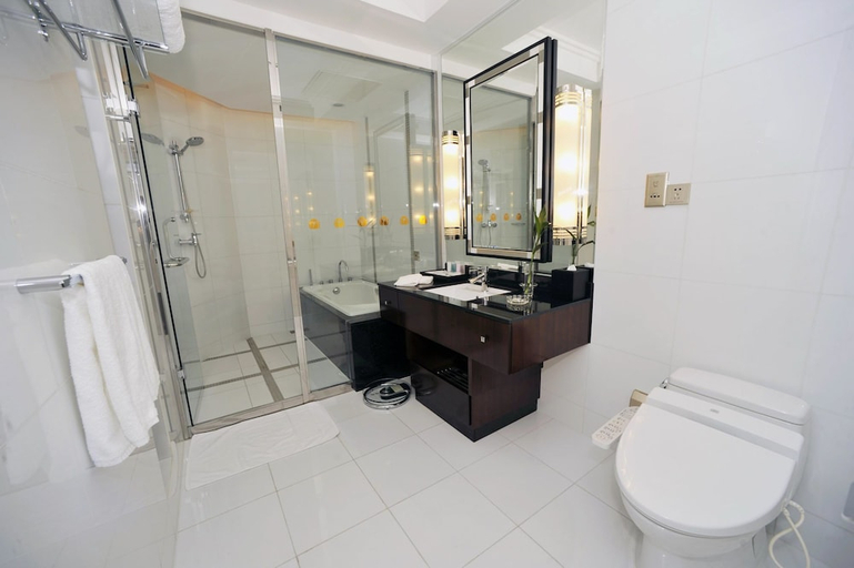 Bathroom 5, Grand Soluxe Zhongyou Hotel Shanghai, Shanghai