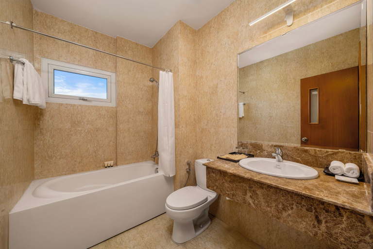 Bathroom 4, Danang Petro Hotel, Da Nang