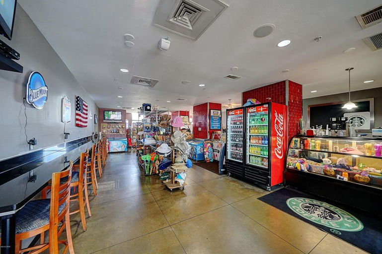 Food & Drinks, Majestic Beach Resort by Panhandle Getaways, Bay