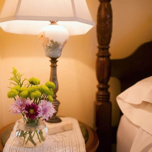 Room 2, Portland's White House Carriage House, Multnomah