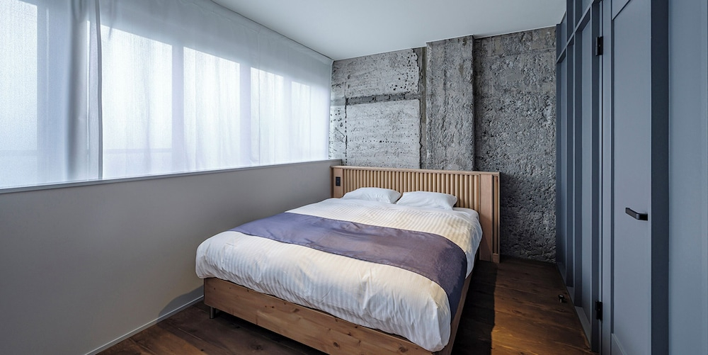 Bedroom 2, Arcade Hotel, Fuji