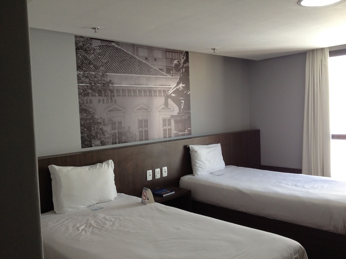 Bedroom 3, Master Grande Hotel, Porto Alegre