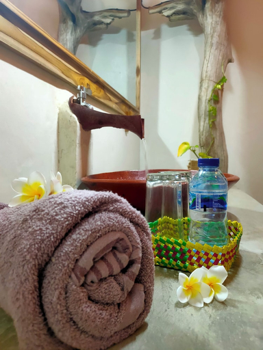 Bathroom, Vanaya Lodge, Buleleng