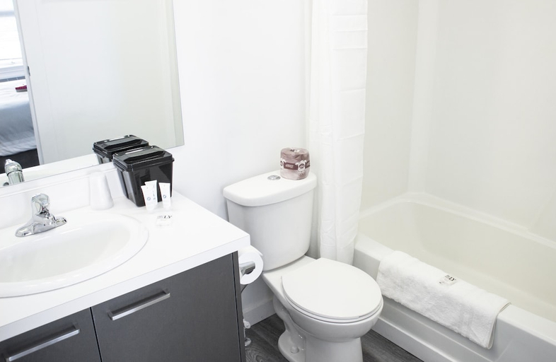 Bathroom 3, Bowmanville Marina Inn & Suites, Durham